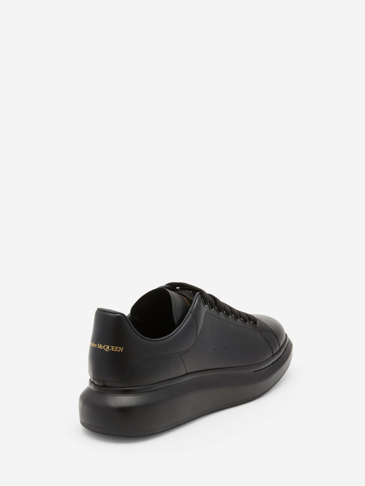 McQueen Total Black