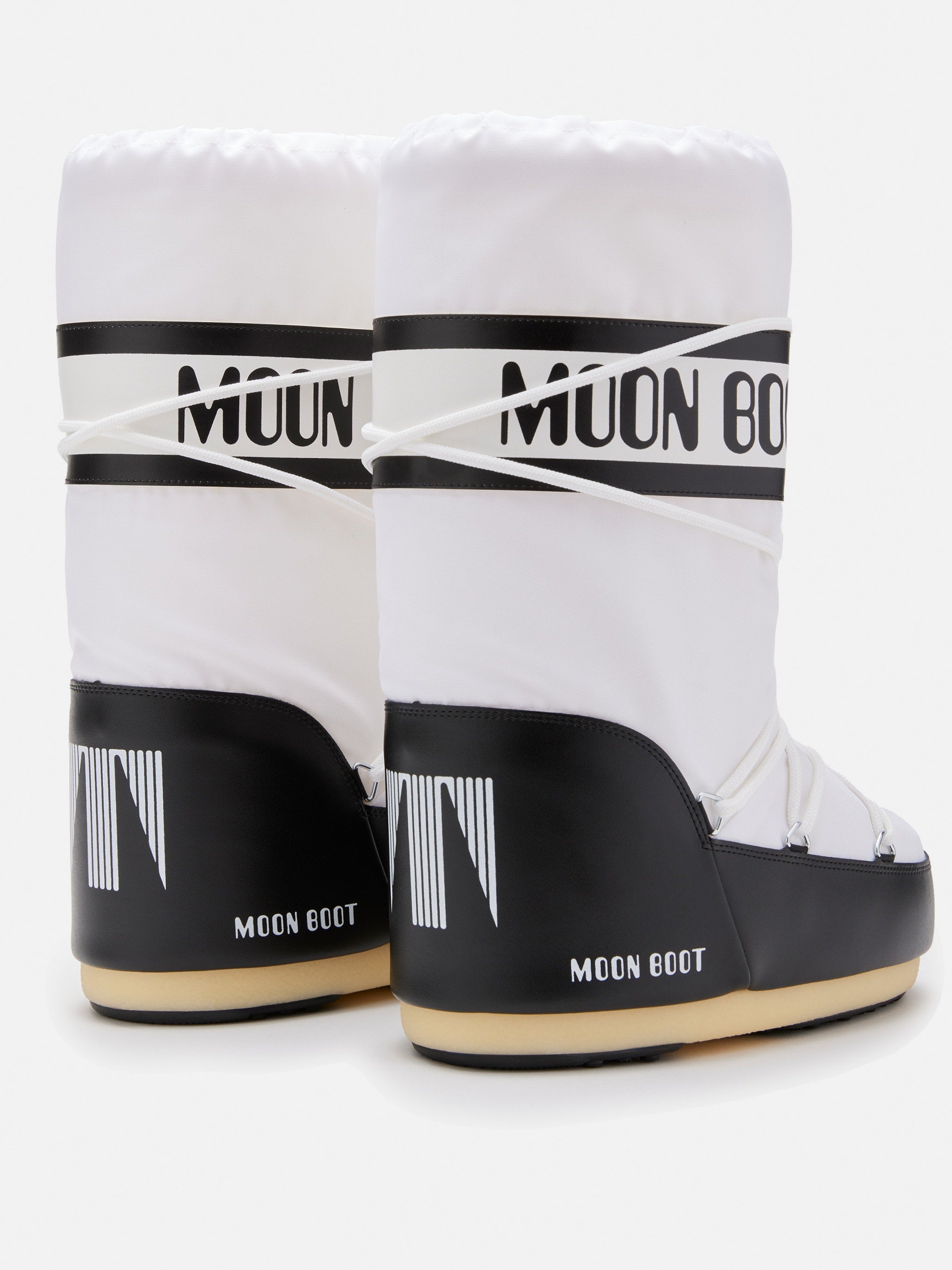 MOON BOOT
